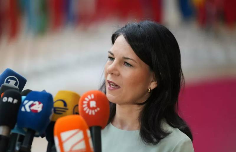 German foreign minister on Syria visit reopens Damascus embassy