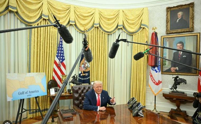 Trump brings the bling with Oval Office makeover