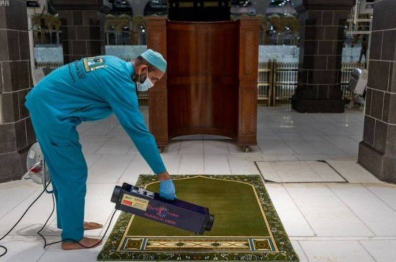 33,000 Saudi-made luxury carpets adorn Grand Mosque in Makkah