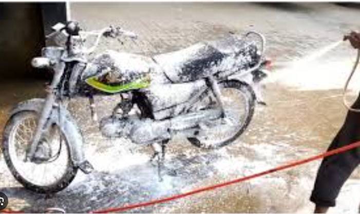 Service station employee shot at for refusing to wash motorcycle in Lahore 