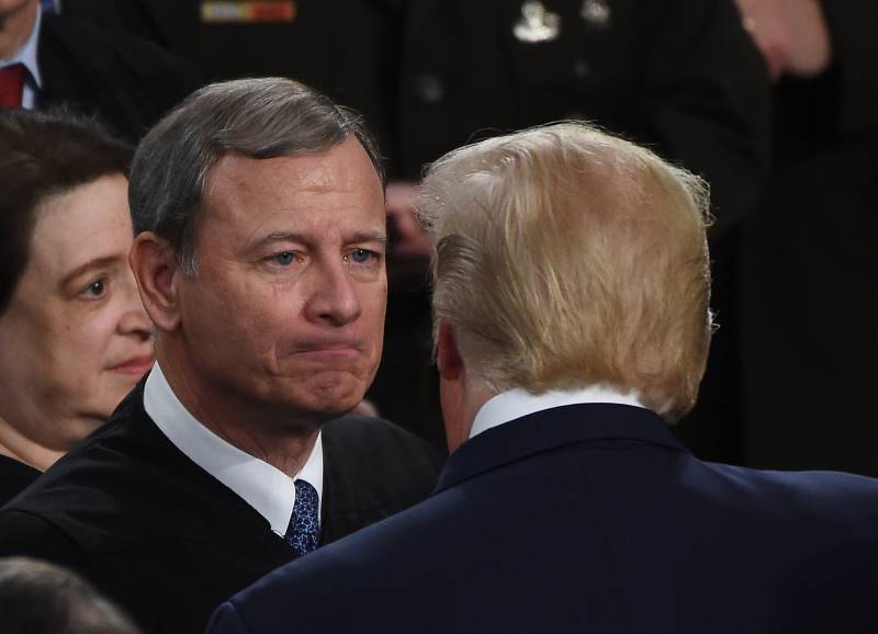 Gold cherubs, autopens - and a court crisis: one week in Trumpworld