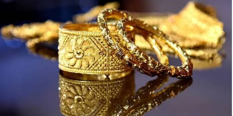 Gold price in Pakistan registers massive drop 