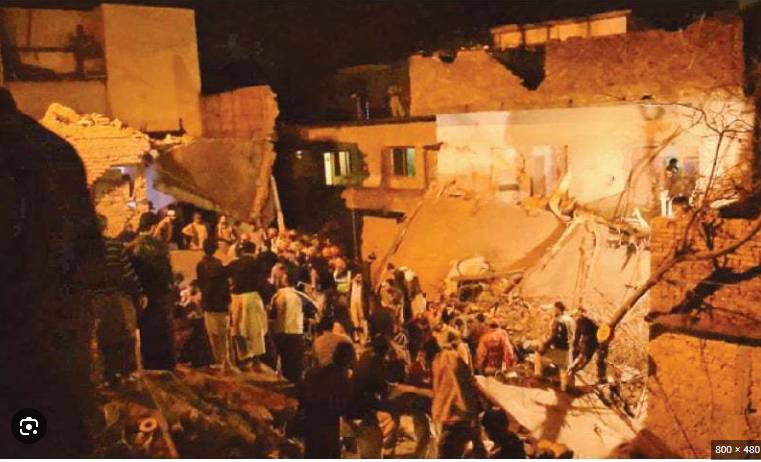 Two injured as roof of plaza collapsed in Rawalpindi