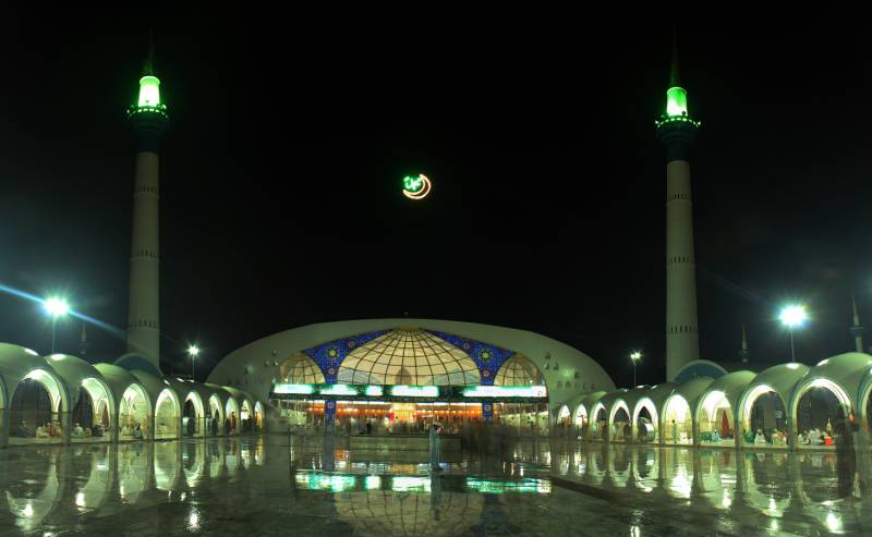 Thousands of Muslims sit Itikaf as last ashra of Ramzan begins 