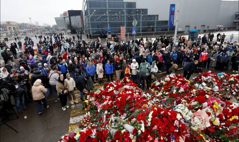 Hundreds pay tribute to Russia's deadly Crocus attack