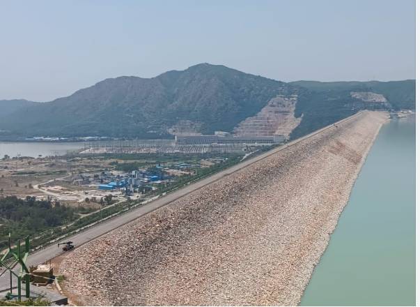 12 units at Tarbela powerhouse closed after dam reaches dead level 