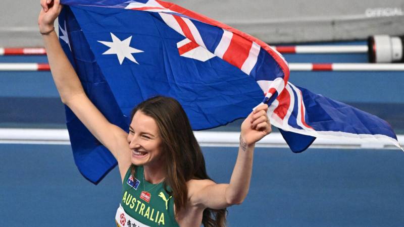 Australian Olyslagers retains world indoor high jump title