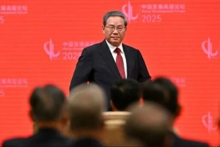 Chinese premier calls for 'dialogue' as US senator visits Beijing