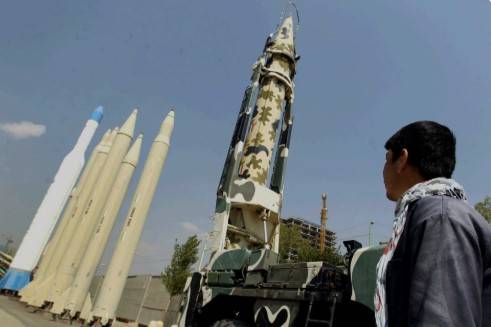Iran unveils missile systems on strategic Gulf islands
