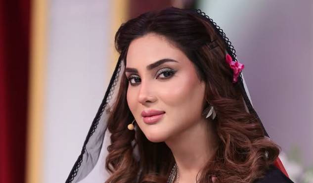 Fiza Ali condemns Naat Khuwans reciting in songs’ tunes