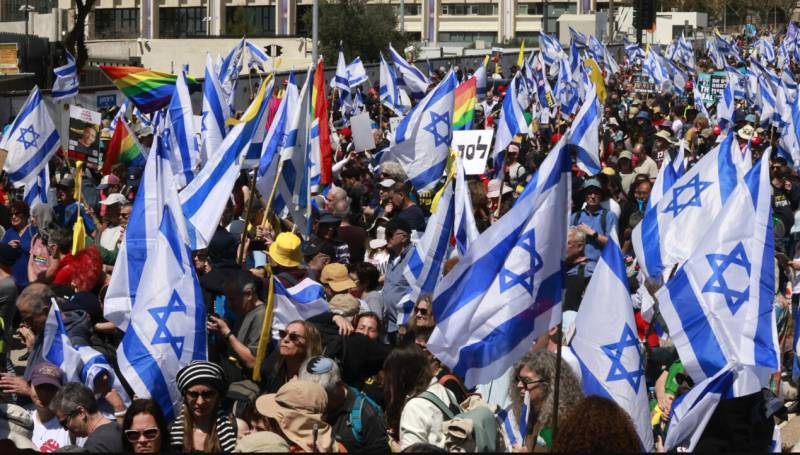 Pushing effort to sack security chief, Israel PM alleges anti-govt plot
