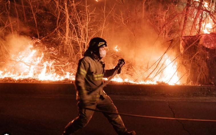 South Korea struggles to contain deadly wildfires