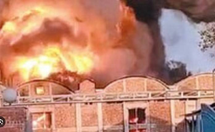 Millions lost as fire guts oil mill, cotton warehouse in Haroonabad