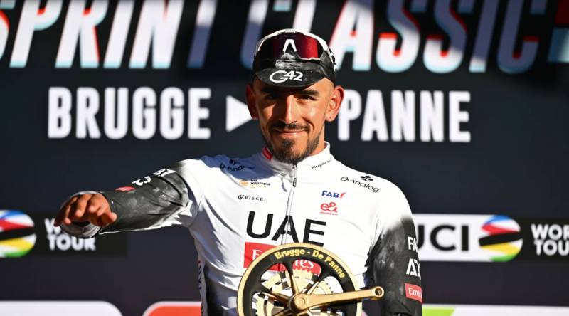 Dozens fall as Molano wins chaotic Brugge-De Panne