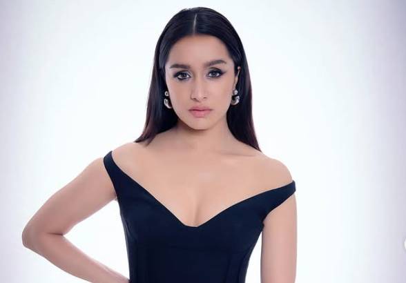 ‘Is the account again hacked?’ Shraddha Kapoor's cryptic Twitter post raises eyebrows