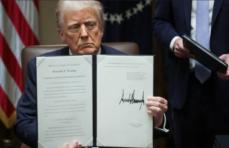 Trump signs order requiring citizenship proof in federal elections