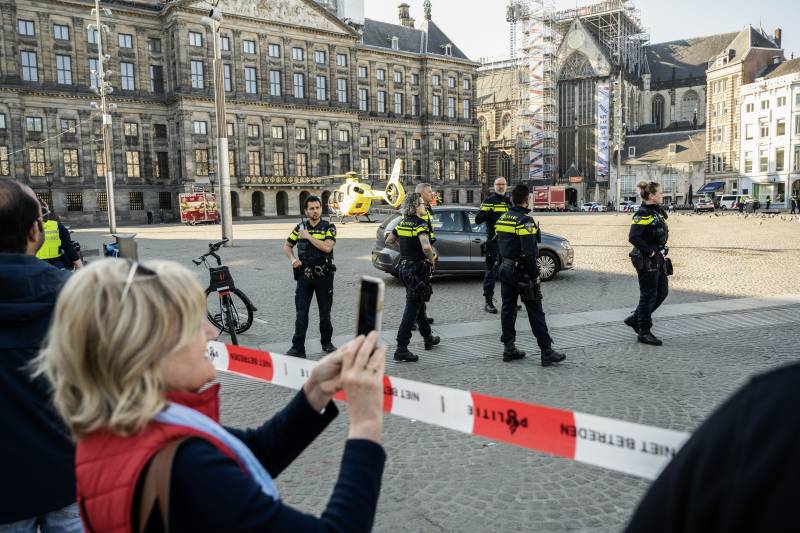Four seriously wounded in Amsterdam stabbing: police