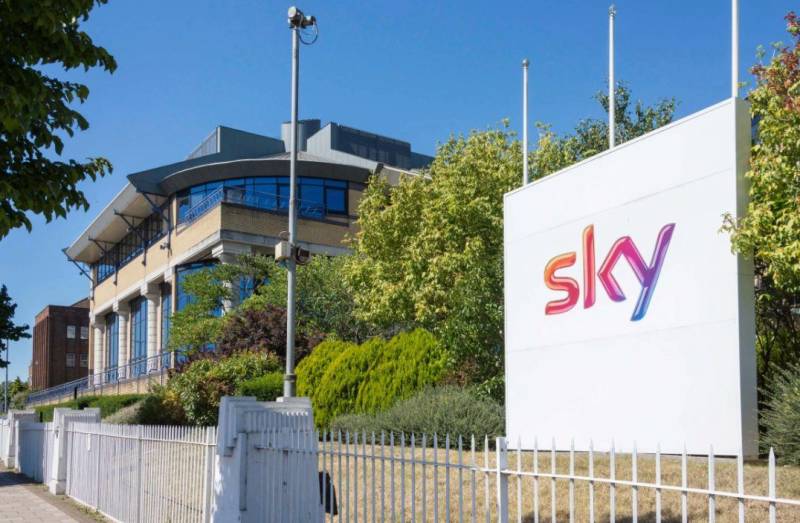 Sky says 2,000 UK jobs at risk in call centre shake-up