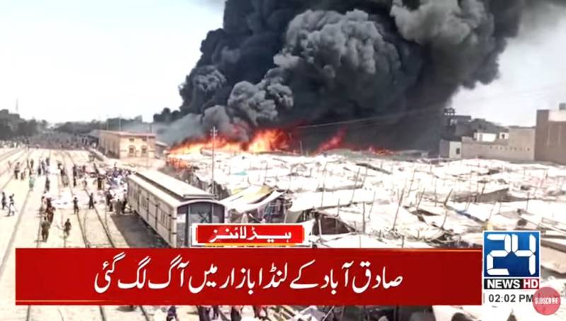 Over 500 pushcarts burnt after fire sweeps Sadiqabad Lunda Bazaar