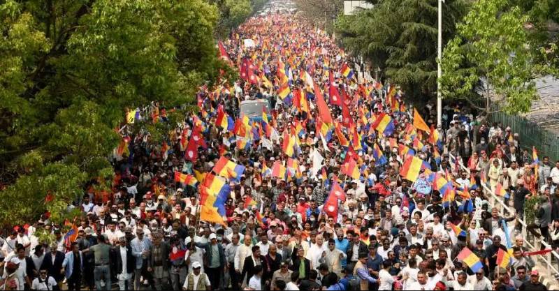 Nepal police clash with pro-monarchy demonstrators