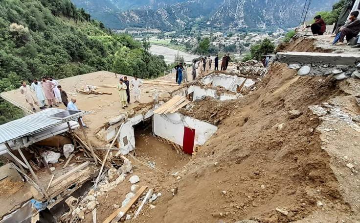 Landslide takes down school building in Lowe Dir