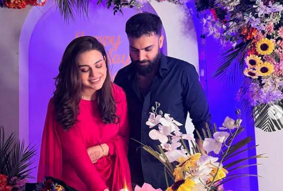 Zara Noor Abbas and Asad Siddiqui celebrate first birthday of daughter Noor e Jahan