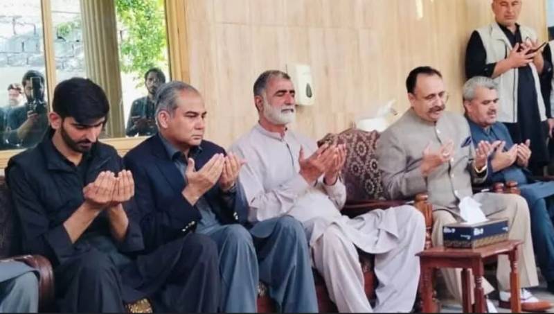 Mohsin Naqvi visits Shaheed Major Saad’s family in AJK 