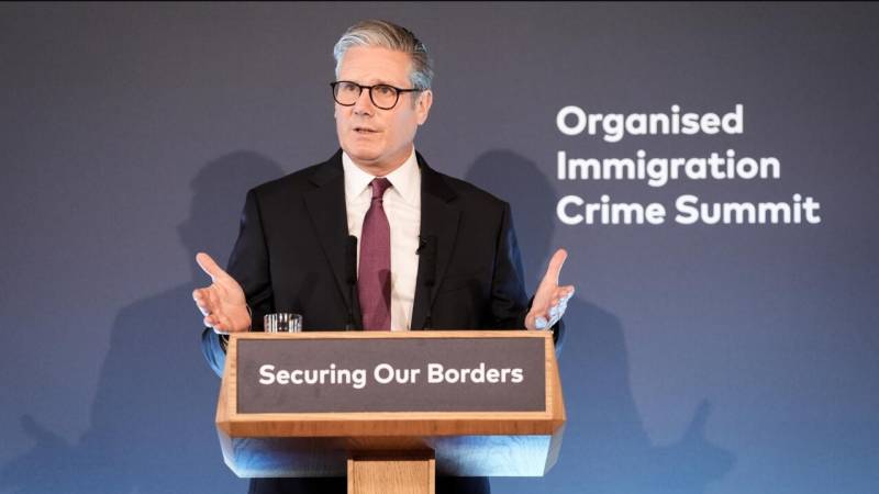 UK PM urges nations to smash migrant smuggling gangs 'once and for all'