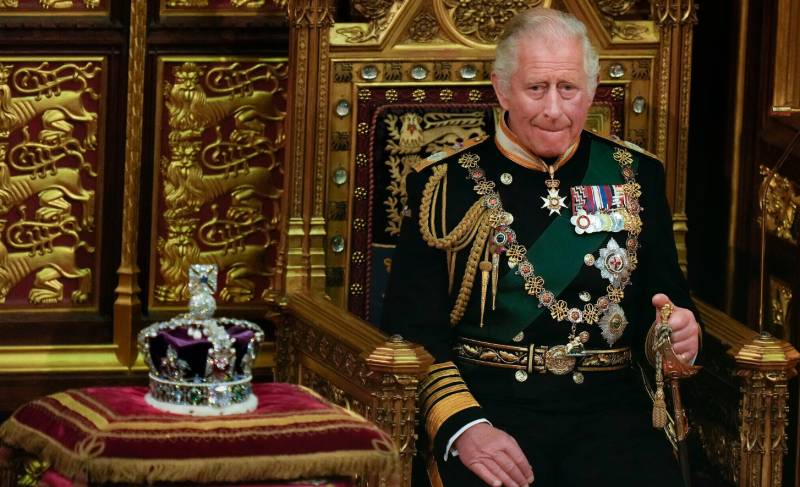 King Charles back to work after 'minor bump' in cancer treatment
