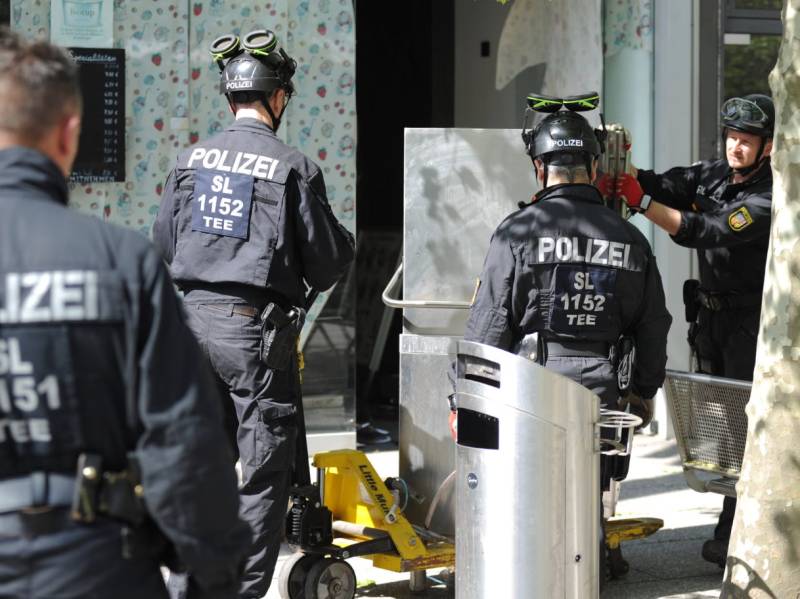 Germany, Italy arrest dozens over mafia food fraud