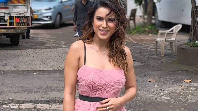 Nia Sharma tries her hand at Mango Sticky Rice, impresses fans with first attempt