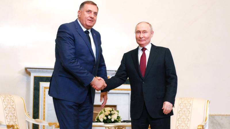 Putin receives Bosnia's wanted Serb leader Dodik in Kremlin