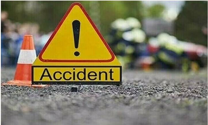 Father, 2 daughters killed, four injured as coach, car collide in Khairpur