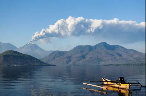Indonesia volcano spews ash as locals warned about air quality