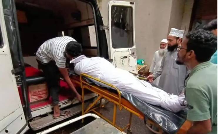 Three die after coach collides with car in Khairpur