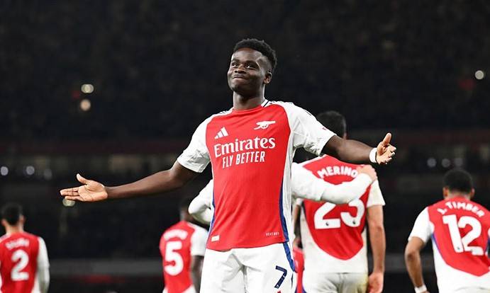 Saka scores on return as Arsenal beat Fulham