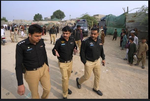 Crackdown against illegal Afghans launched in Karachi