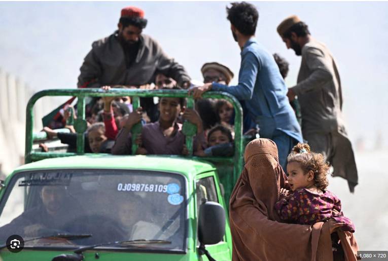 Thousands of Afghans in Punjab go into hiding to evade arrests 