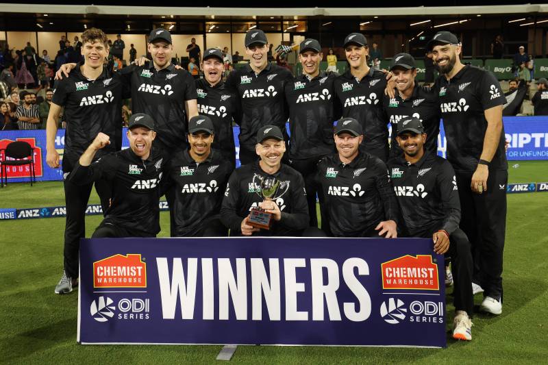 New Zealand hammer Pakistan by 43 runs to sweep ODI series 3-0