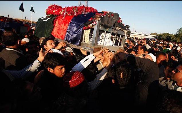 Fire brigade officer who died fighting fire laid to rest in Karachi
