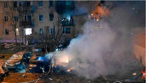 Russian strike kills 18 in Ukrainian president's home city