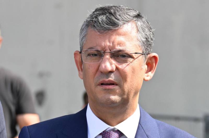 Turkey's main opposition leader urges elections 'in November at the latest'