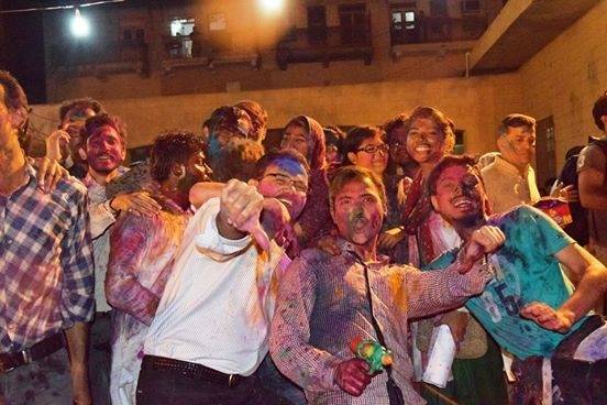 Holi and Eid celebrated together by Hindu, Muslim communities in Karachi