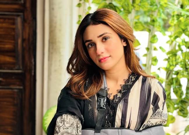 Hina Tariq inspirational caption for new Instagram post captures love 