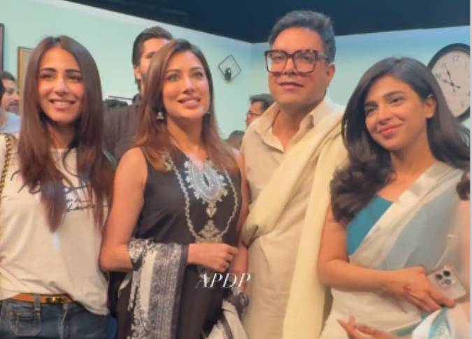 Showbiz figures attend Yasir Hussain's theatre play Monkey Business