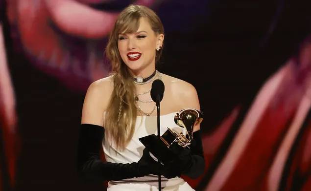 Taylor Swift smashes vinyl sales record with biggest release of the decade