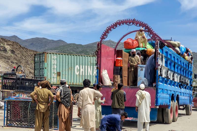 Thousands of Afghans depart Pakistan under repatriation pressure
