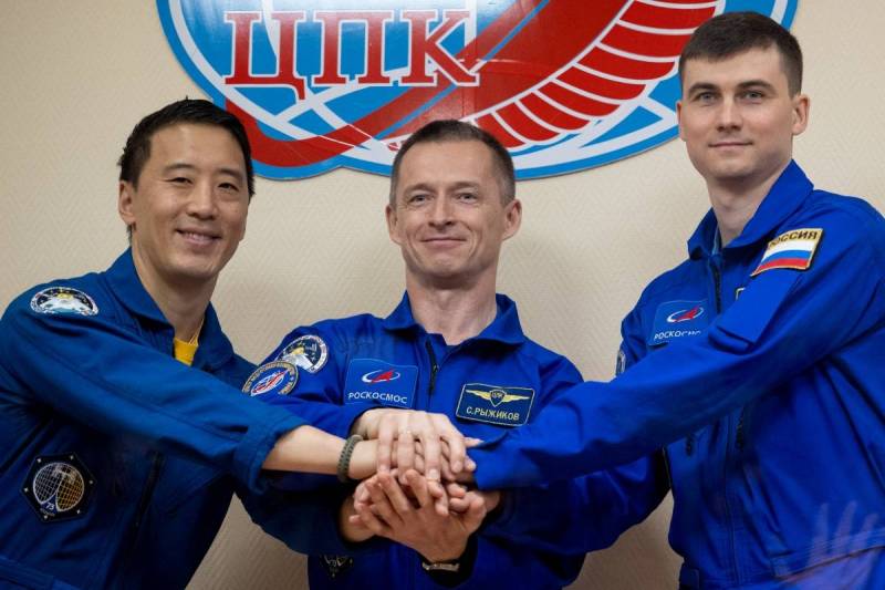 Soyuz spacecraft launches for ISS with American, two Russians