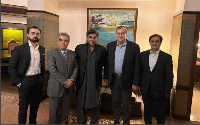 CEO of Barrick Gold Corp meets Gohar Ijaz to discuss mineral investment 