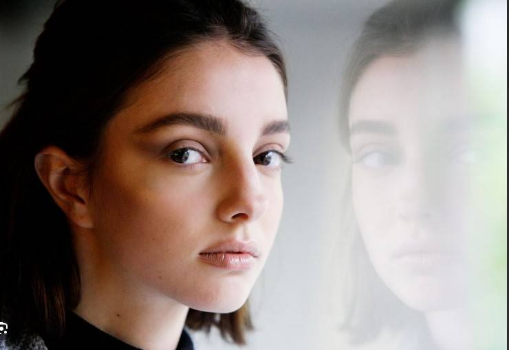 Top Australia model dies after rare brain condition